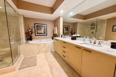 Condominio en alquiler en Hallandale Beach, Florida, 2 dormitorios, 135.45 m2 № 2339879 - foto 20