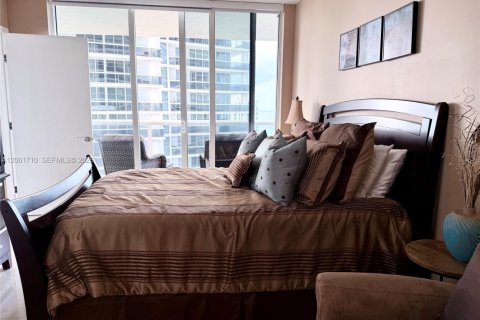 Condominio en alquiler en Hallandale Beach, Florida, 2 dormitorios, 135.45 m2 № 2339879 - foto 26