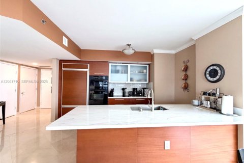 Condominio en alquiler en Hallandale Beach, Florida, 2 dormitorios, 135.45 m2 № 2339879 - foto 10