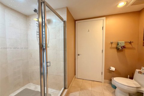 Condominio en alquiler en Hallandale Beach, Florida, 2 dormitorios, 135.45 m2 № 2339879 - foto 29