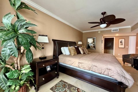 Condominio en alquiler en Hallandale Beach, Florida, 2 dormitorios, 135.45 m2 № 2339879 - foto 18