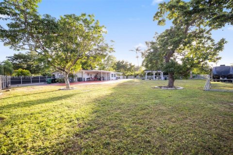 Villa ou maison à vendre à Miami, Floride: 3 chambres, 111.02 m2 № 1871445 - photo 22