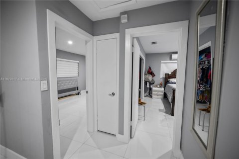 Villa ou maison à vendre à Miami, Floride: 3 chambres, 111.02 m2 № 1871445 - photo 13