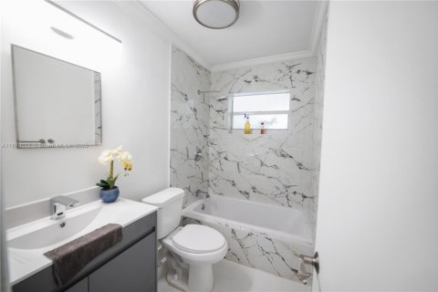 Villa ou maison à vendre à Miami, Floride: 3 chambres, 111.02 m2 № 1871445 - photo 26