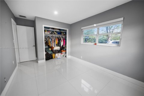 Villa ou maison à vendre à Miami, Floride: 3 chambres, 111.02 m2 № 1871445 - photo 25