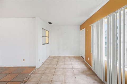 Copropriété à vendre à Pinellas Park, Floride: 2 chambres, 108.23 m2 № 2094375 - photo 10