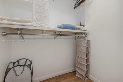 Снять в аренду кондоминиум в Майами-Бич, Флорида 55.74м2, № 1058685 - фото 11