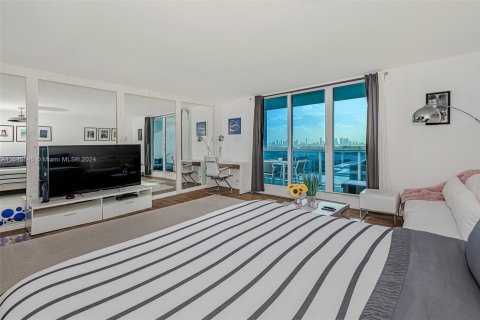 Снять в аренду кондоминиум в Майами-Бич, Флорида 55.74м2, № 1058685 - фото 18