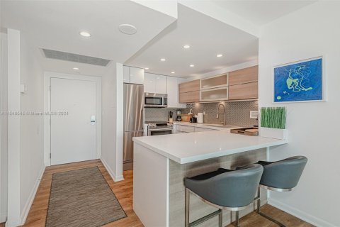 Снять в аренду кондоминиум в Майами-Бич, Флорида 55.74м2, № 1058685 - фото 5