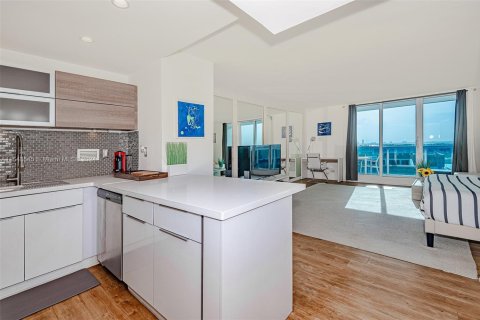Снять в аренду кондоминиум в Майами-Бич, Флорида 55.74м2, № 1058685 - фото 8