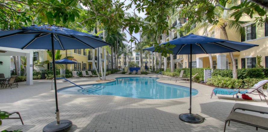 Condominio en Delray Beach, Florida, 3 dormitorios № 956653