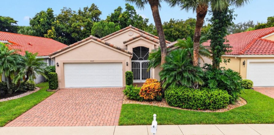 Casa en Boynton Beach, Florida 3 dormitorios, 172.05 m2 № 2431350