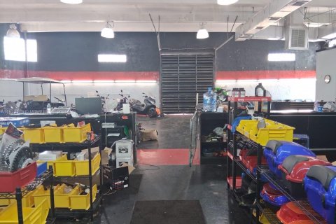 Commercial property in Opa-locka, Florida № 1979836 - photo 10