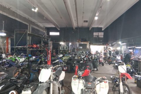 Commercial property in Opa-locka, Florida № 1979836 - photo 27