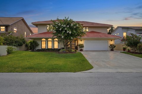 House in Pompano Beach, Florida 4 bedrooms, 324.97 sq.m. № 2177389 - photo 1