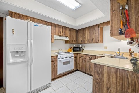 House in Lorida, Florida 3 bedrooms, 152.73 sq.m. № 2108274 - photo 17