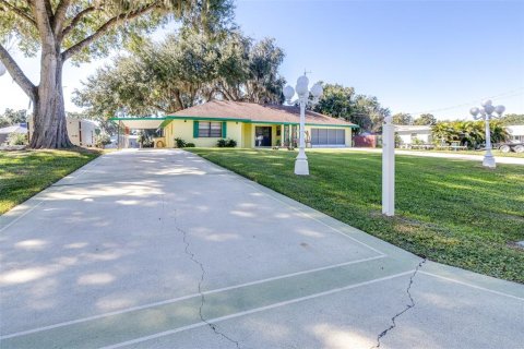 House in Lorida, Florida 3 bedrooms, 152.73 sq.m. № 2108274 - photo 3