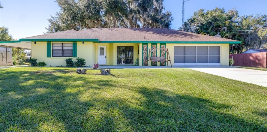 House in Lorida, Florida 3 bedrooms, 152.73 sq.m. № 2108274