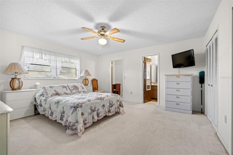 House in Lorida, Florida 3 bedrooms, 152.73 sq.m. № 2108274 - photo 20