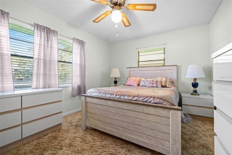 House in Lorida, Florida 3 bedrooms, 152.73 sq.m. № 2108274 - photo 25