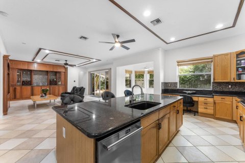 Villa ou maison à vendre à Lake Worth, Floride: 4 chambres, 359.07 m2 № 2190290 - photo 8