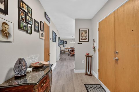 Купить виллу или дом в Уматилла, Флорида 7 комнат, 148.27м2, № 2217833 - фото 9