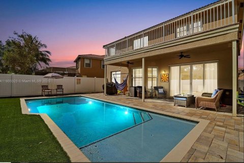 Купить виллу или дом в Гринакрес, Флорида 6 спален, 310.11м2, № 1954322 - фото 11