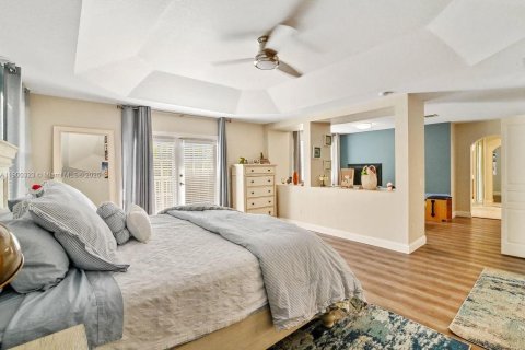 Купить виллу или дом в Гринакрес, Флорида 6 спален, 310.11м2, № 1954322 - фото 9