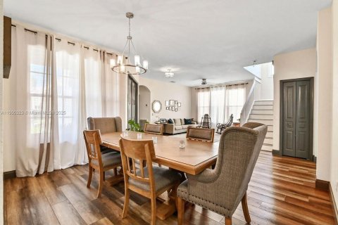 Купить виллу или дом в Гринакрес, Флорида 6 спален, 310.11м2, № 1954322 - фото 6