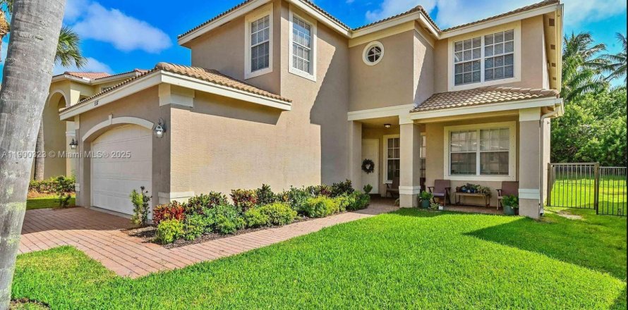 Дом в Гринакрес, Флорида 6 спален, 310.11м2 № 1954322