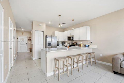 Townhouse in Homestead, Florida 3 bedrooms, 129.41 sq.m. № 2390525 - photo 8