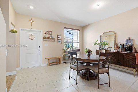 Townhouse in Homestead, Florida 3 bedrooms, 129.41 sq.m. № 2390525 - photo 5