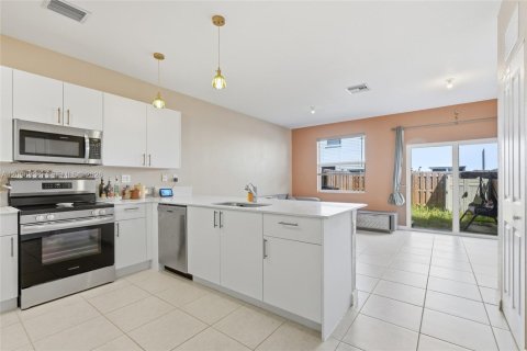 Townhouse in Homestead, Florida 3 bedrooms, 129.41 sq.m. № 2390525 - photo 6