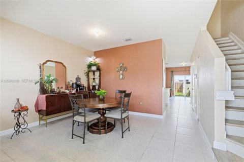 Townhouse in Homestead, Florida 3 bedrooms, 129.41 sq.m. № 2390525 - photo 4