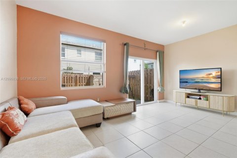 Townhouse in Homestead, Florida 3 bedrooms, 129.41 sq.m. № 2390525 - photo 10