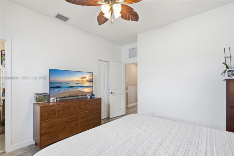 Townhouse in Homestead, Florida 3 bedrooms, 129.41 sq.m. № 2390525 - photo 15