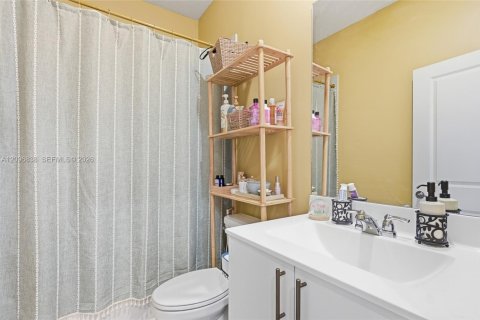 Townhouse in Homestead, Florida 3 bedrooms, 129.41 sq.m. № 2390525 - photo 19