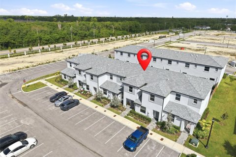 Townhouse in Homestead, Florida 3 bedrooms, 129.41 sq.m. № 2390525 - photo 27