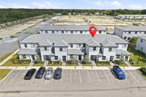 Townhouse in Homestead, Florida 3 bedrooms, 129.41 sq.m. № 2390525 - photo 23