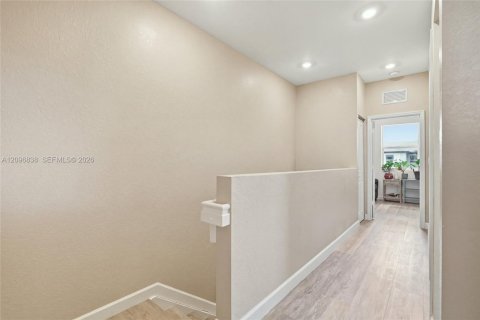 Townhouse in Homestead, Florida 3 bedrooms, 129.41 sq.m. № 2390525 - photo 13