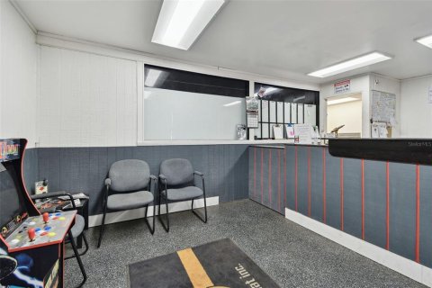 Propiedad comercial en venta en Saint Petersburg, Florida, 231.88 m2 № 1625776 - foto 9