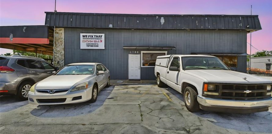 Propiedad comercial en Saint Petersburg, Florida 231.88 m2 № 1625776