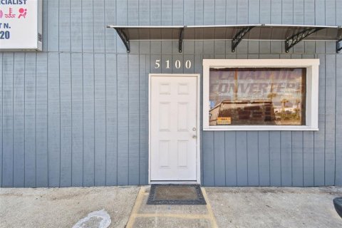 Propiedad comercial en venta en Saint Petersburg, Florida, 231.88 m2 № 1625776 - foto 5