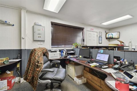 Propiedad comercial en venta en Saint Petersburg, Florida, 231.88 m2 № 1625776 - foto 13