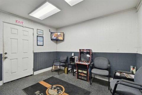 Propiedad comercial en venta en Saint Petersburg, Florida, 231.88 m2 № 1625776 - foto 11