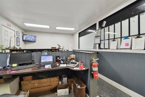 Propiedad comercial en venta en Saint Petersburg, Florida, 231.88 m2 № 1625776 - foto 14