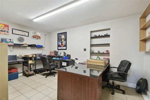 Propiedad comercial en venta en Saint Petersburg, Florida, 231.88 m2 № 1625776 - foto 16