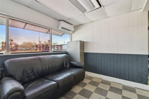 Propiedad comercial en venta en Saint Petersburg, Florida, 231.88 m2 № 1625776 - foto 22