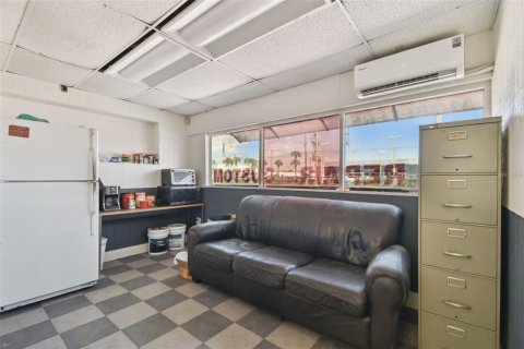 Propiedad comercial en venta en Saint Petersburg, Florida, 231.88 m2 № 1625776 - foto 20
