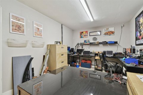 Propiedad comercial en venta en Saint Petersburg, Florida, 231.88 m2 № 1625776 - foto 17
